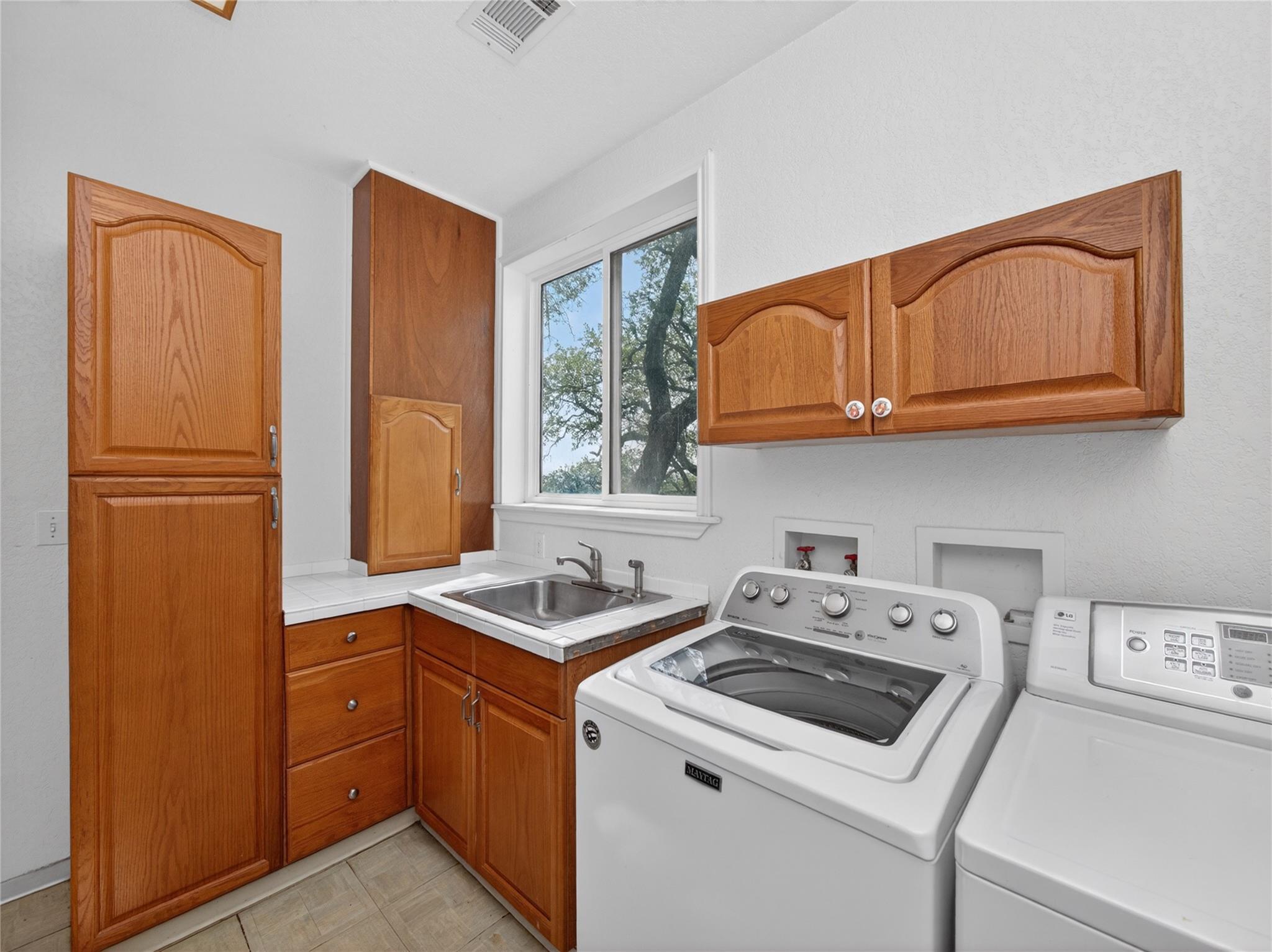 120 La Plata CT