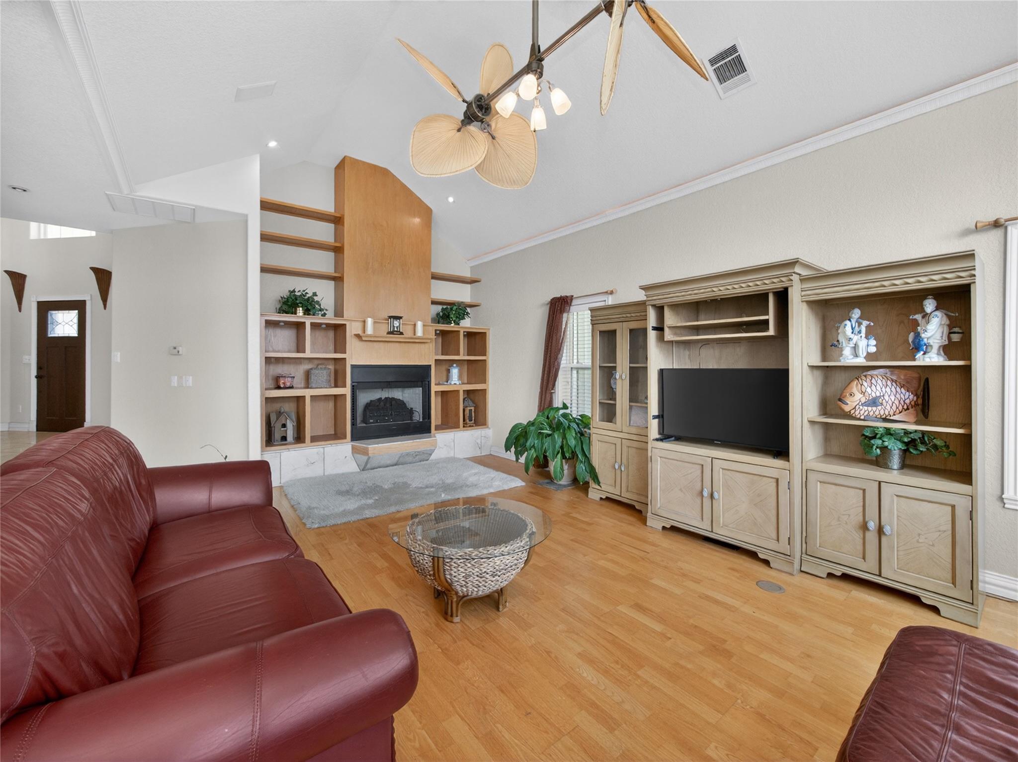 120 La Plata CT