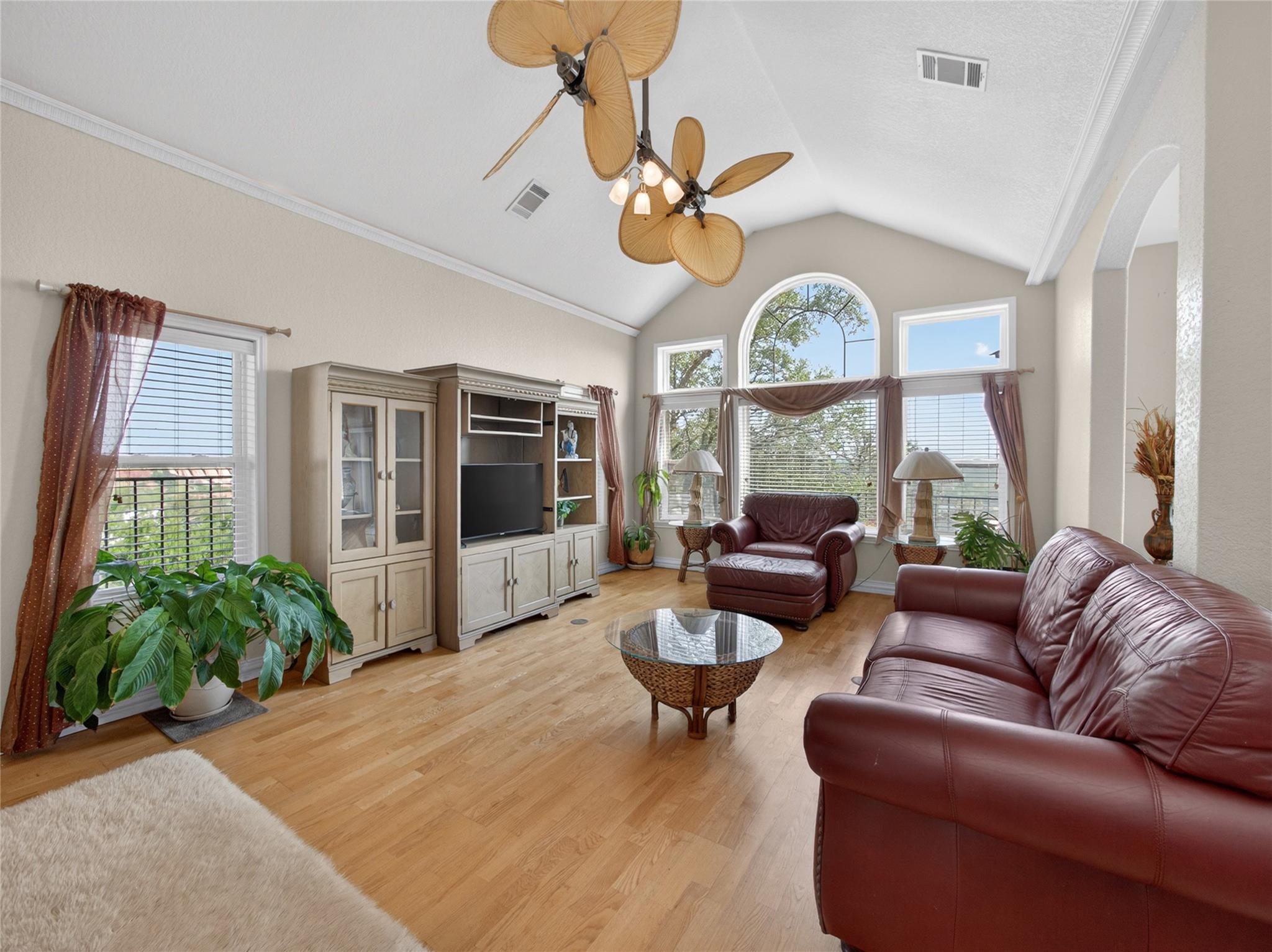 120 La Plata CT