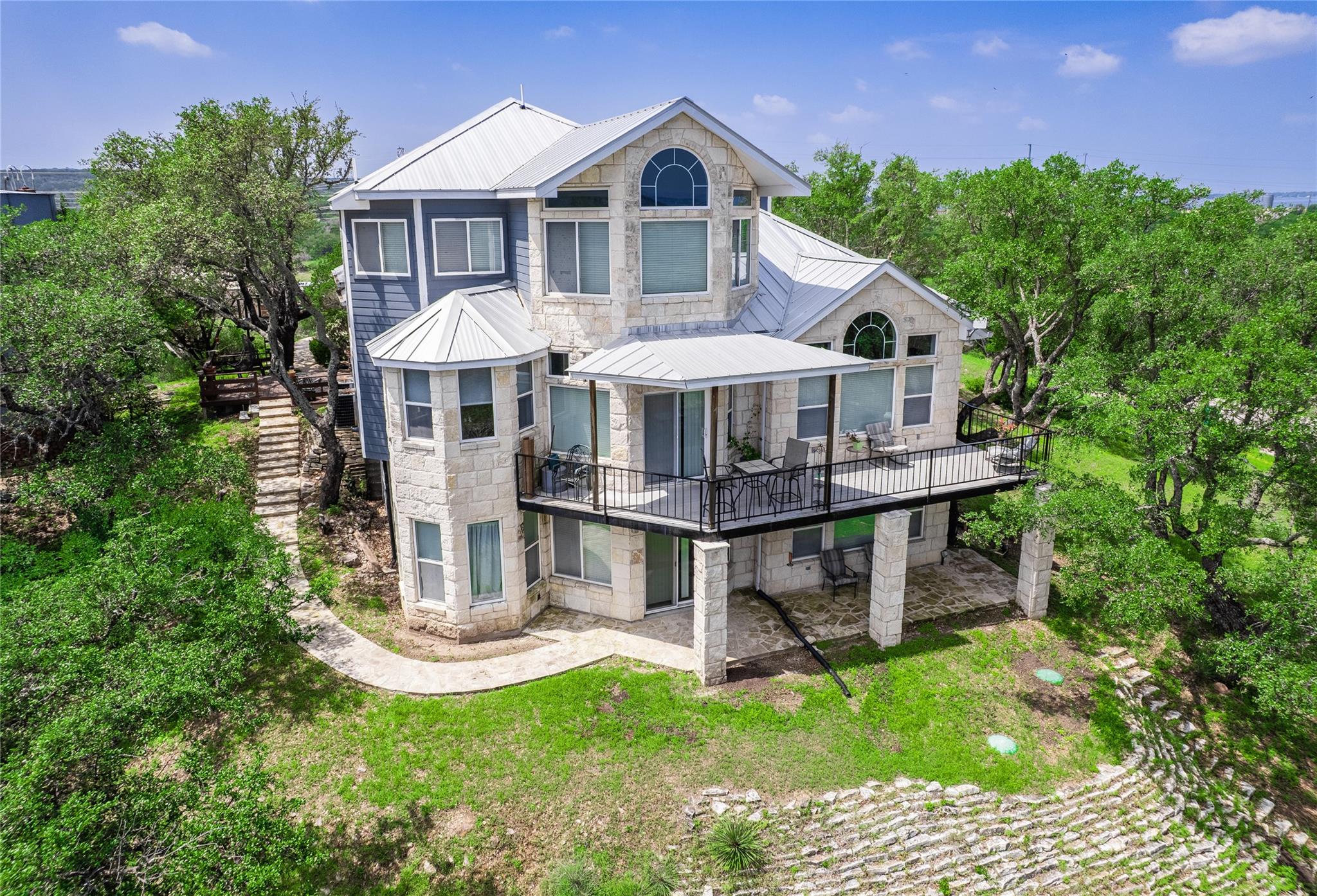 120 La Plata CT