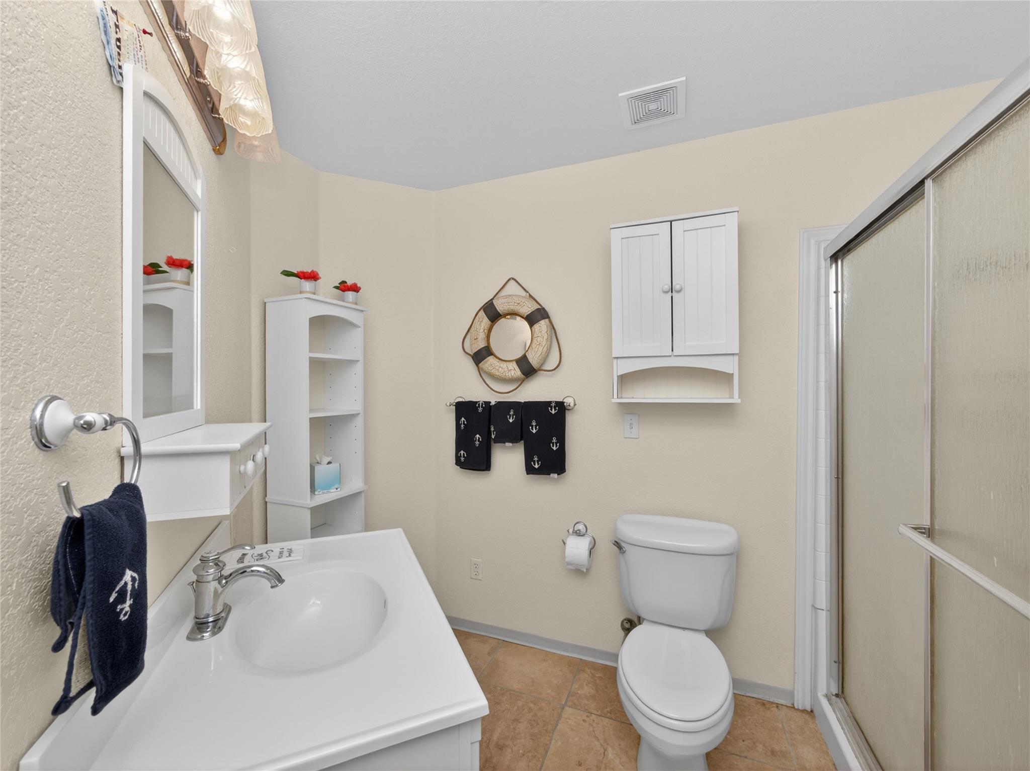 120 La Plata CT