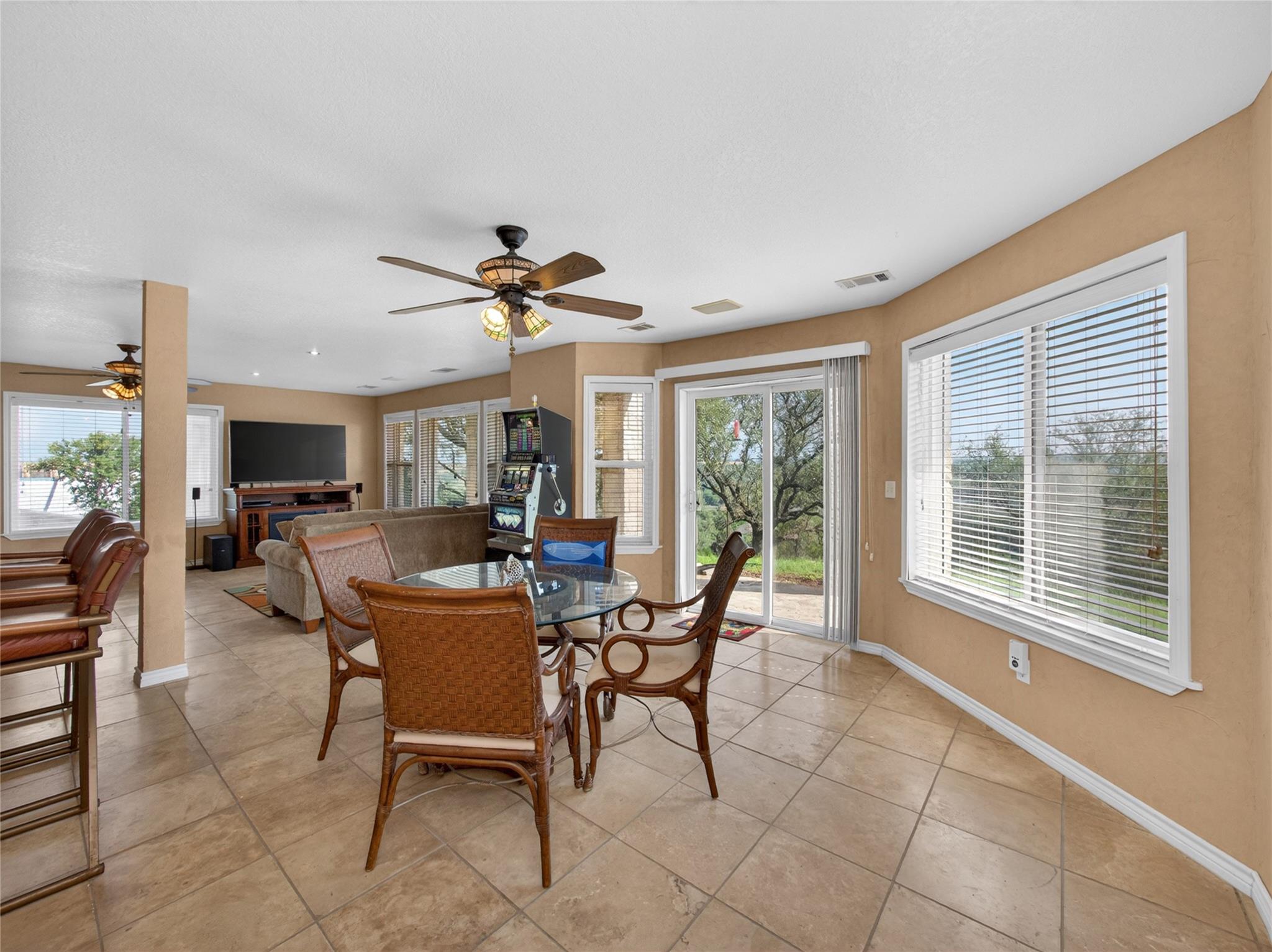 120 La Plata CT