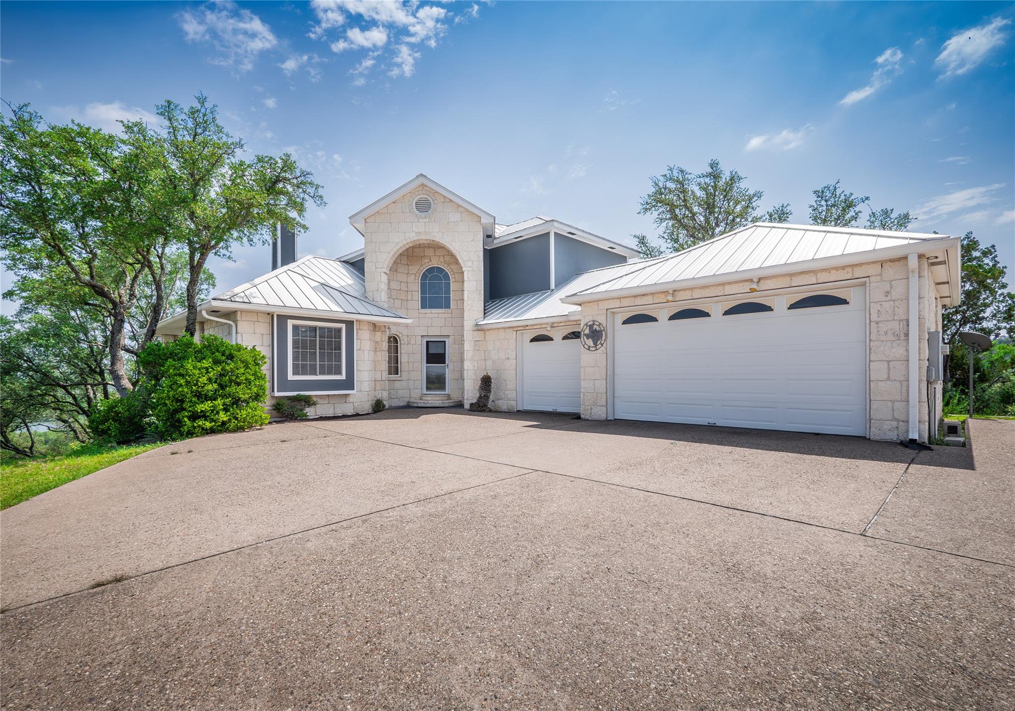 120 La Plata CT