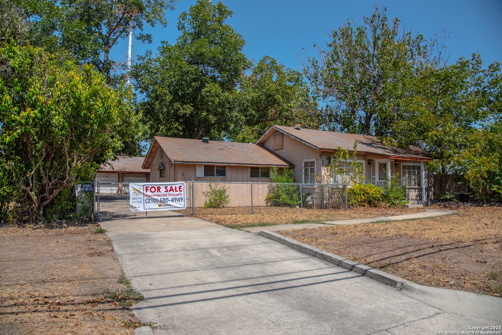1127 Gembler Rd