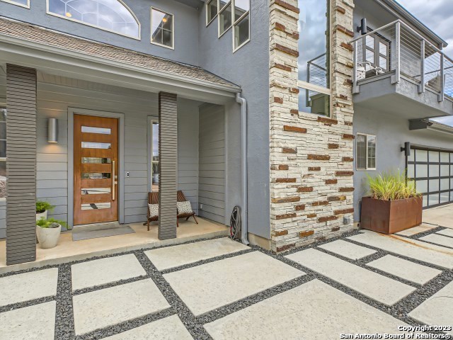 428 Oak Shores Dr.