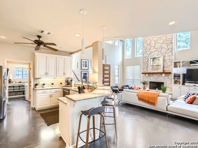 428 Oak Shores Dr.