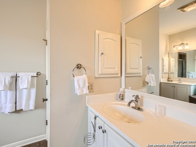 428 Oak Shores Dr.