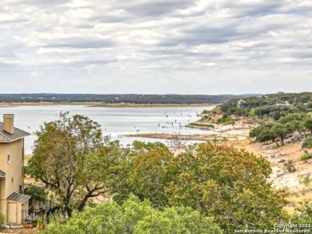 428 Oak Shores Dr.