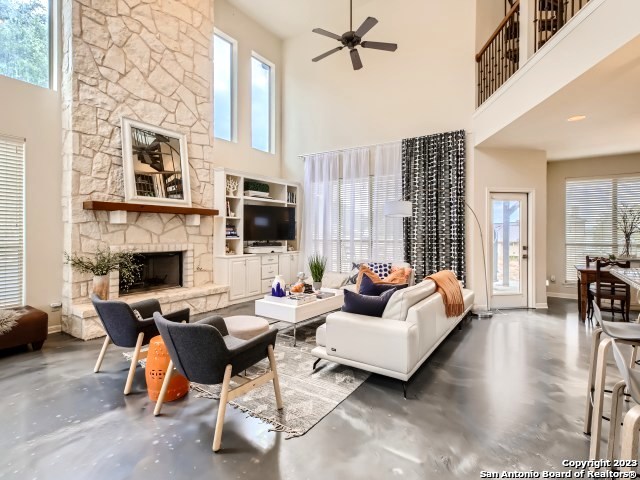428 Oak Shores Dr.