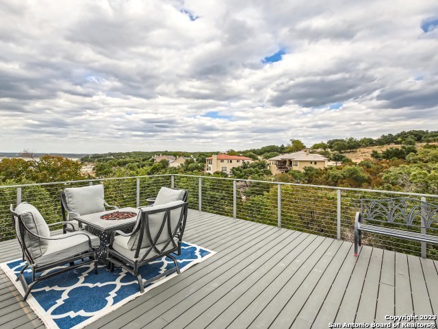 428 Oak Shores Dr.