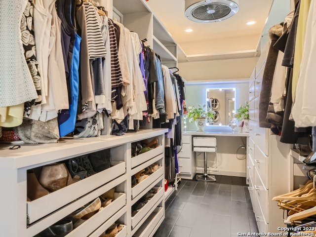 428 Oak Shores Dr.