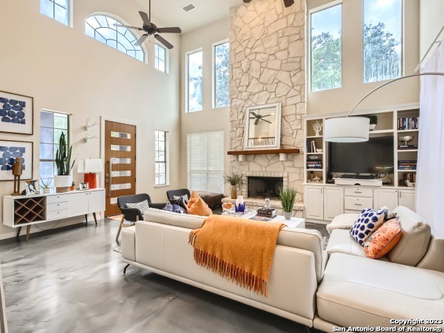 428 Oak Shores Dr.