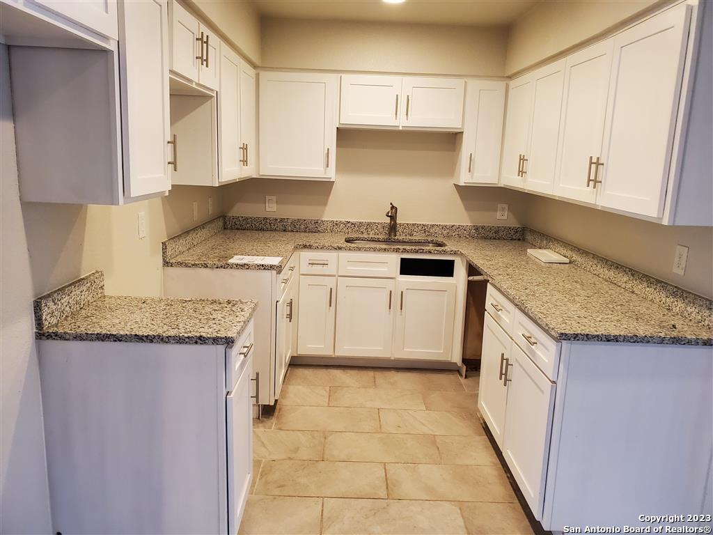 100 Lorenz Road Unit: 1401