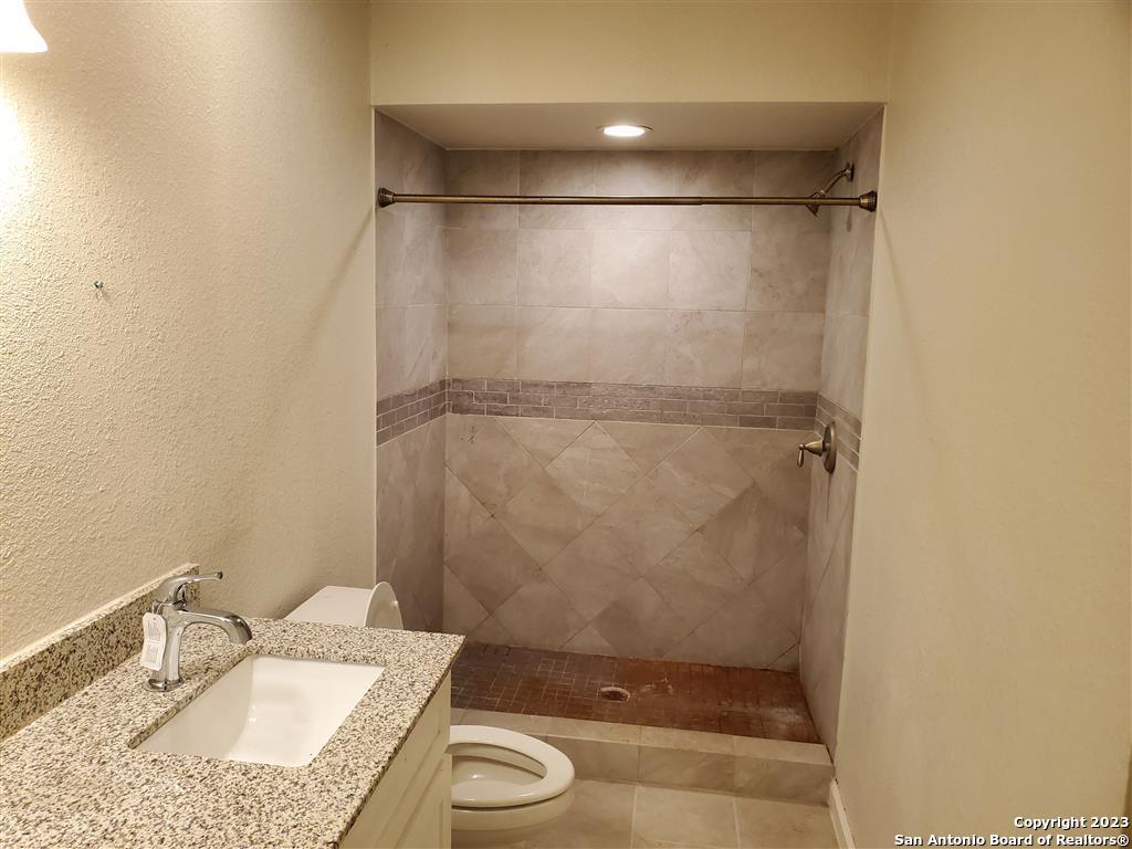 100 Lorenz Road Unit: 1401
