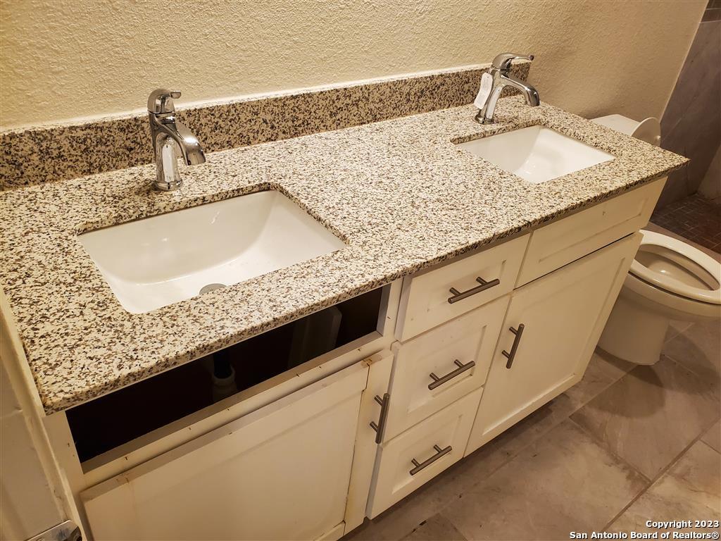 100 Lorenz Road Unit: 1401