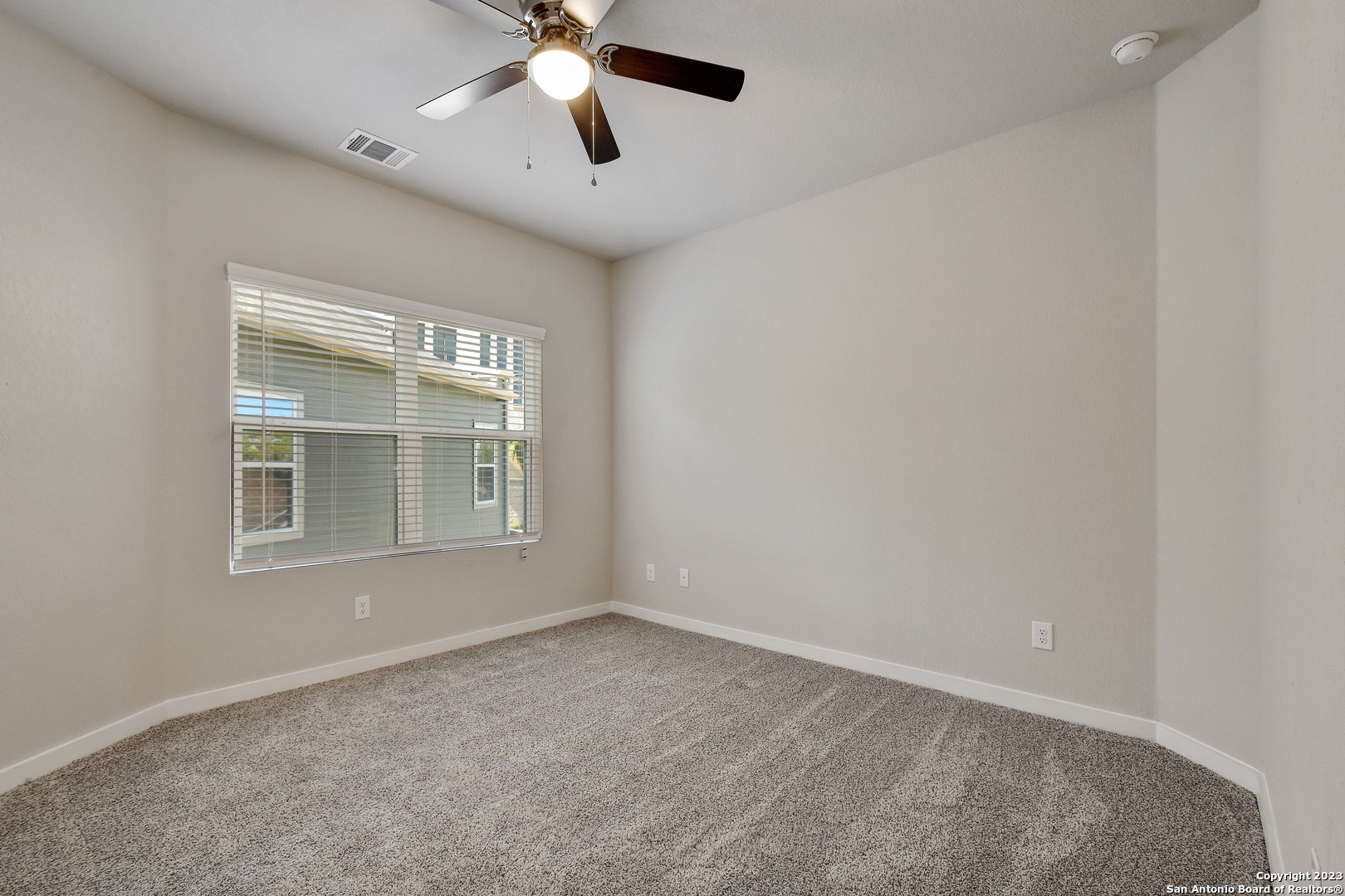 406 E LAUREL