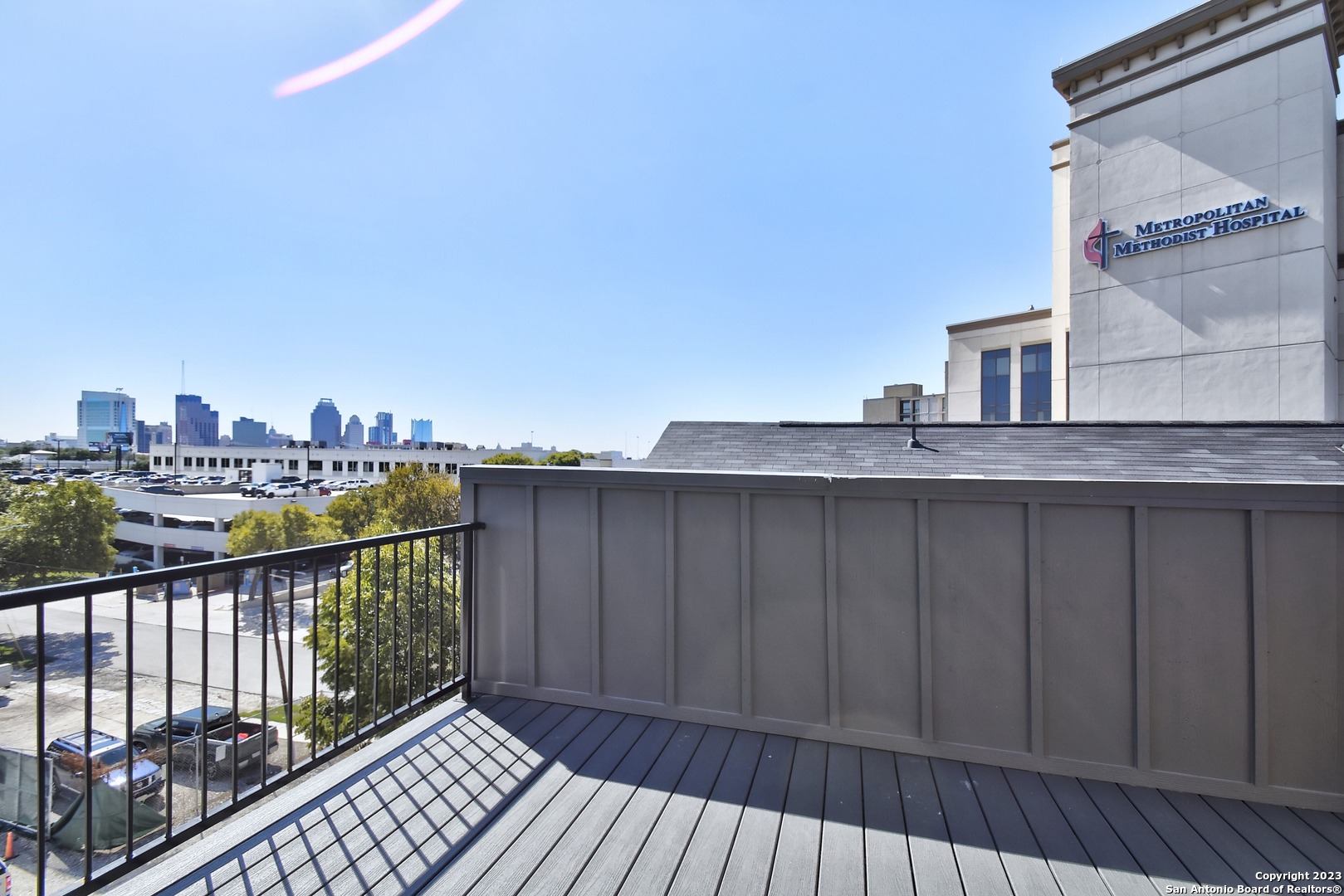 406 E LAUREL