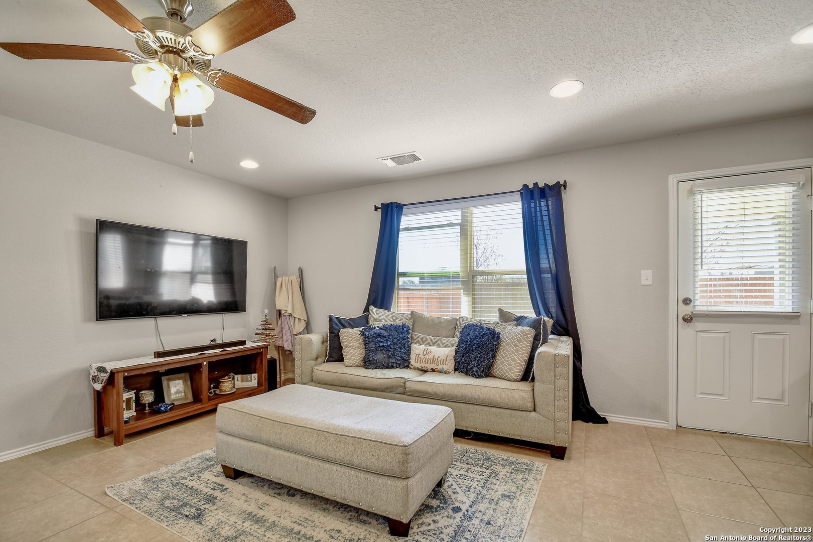2556 Smokey Cove