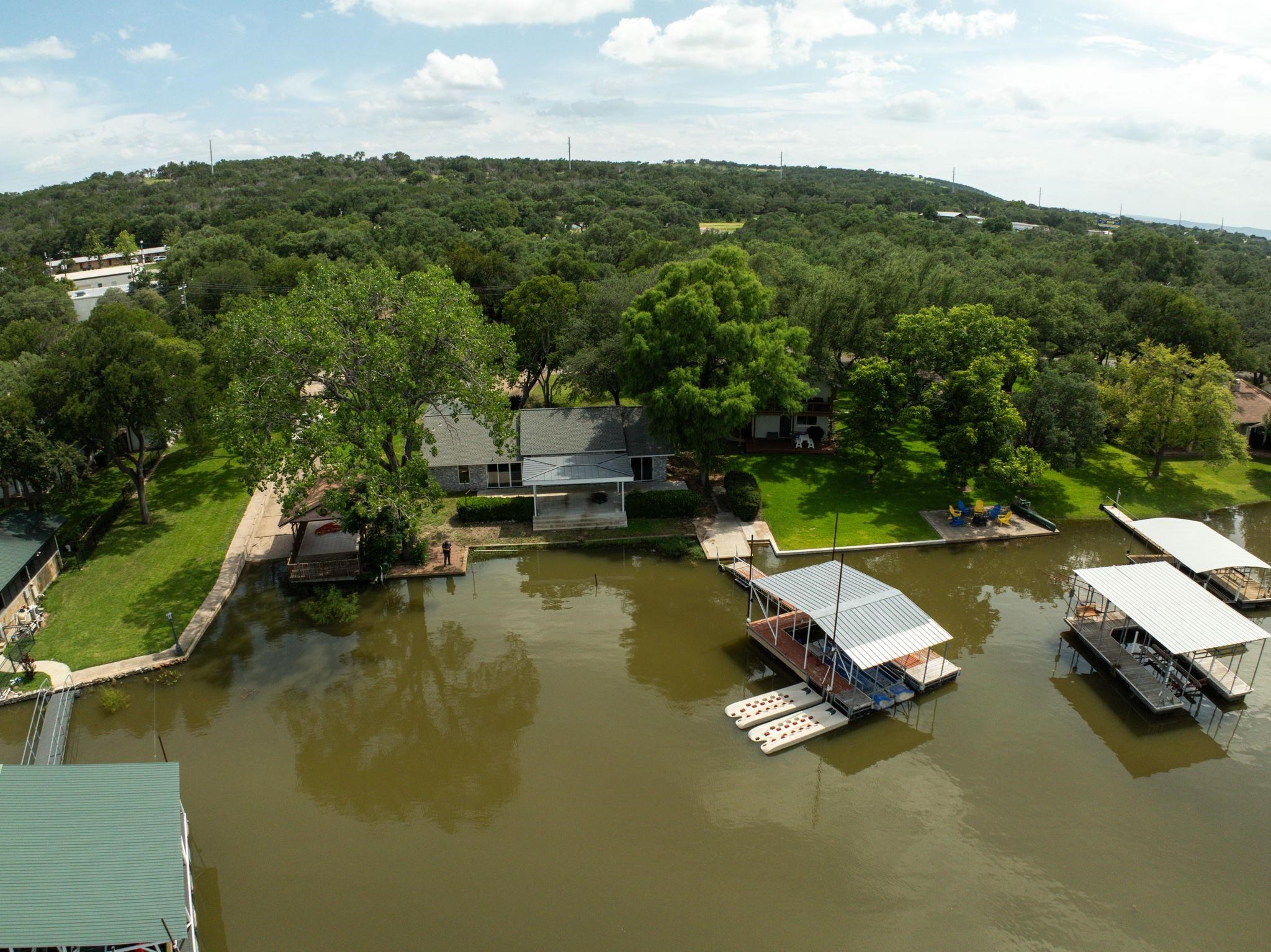 214 Island Lodges Dr