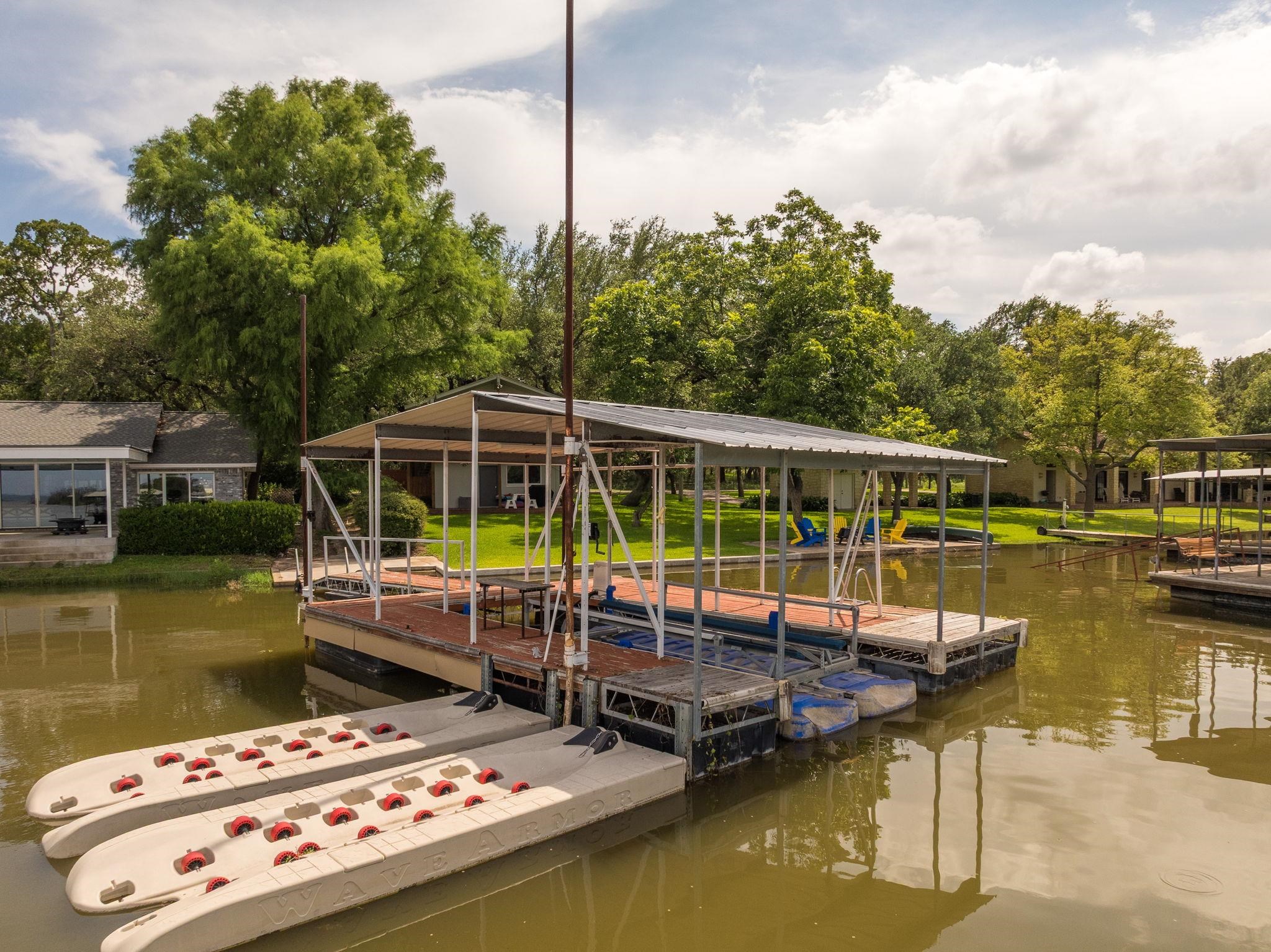 214 Island Lodges Dr
