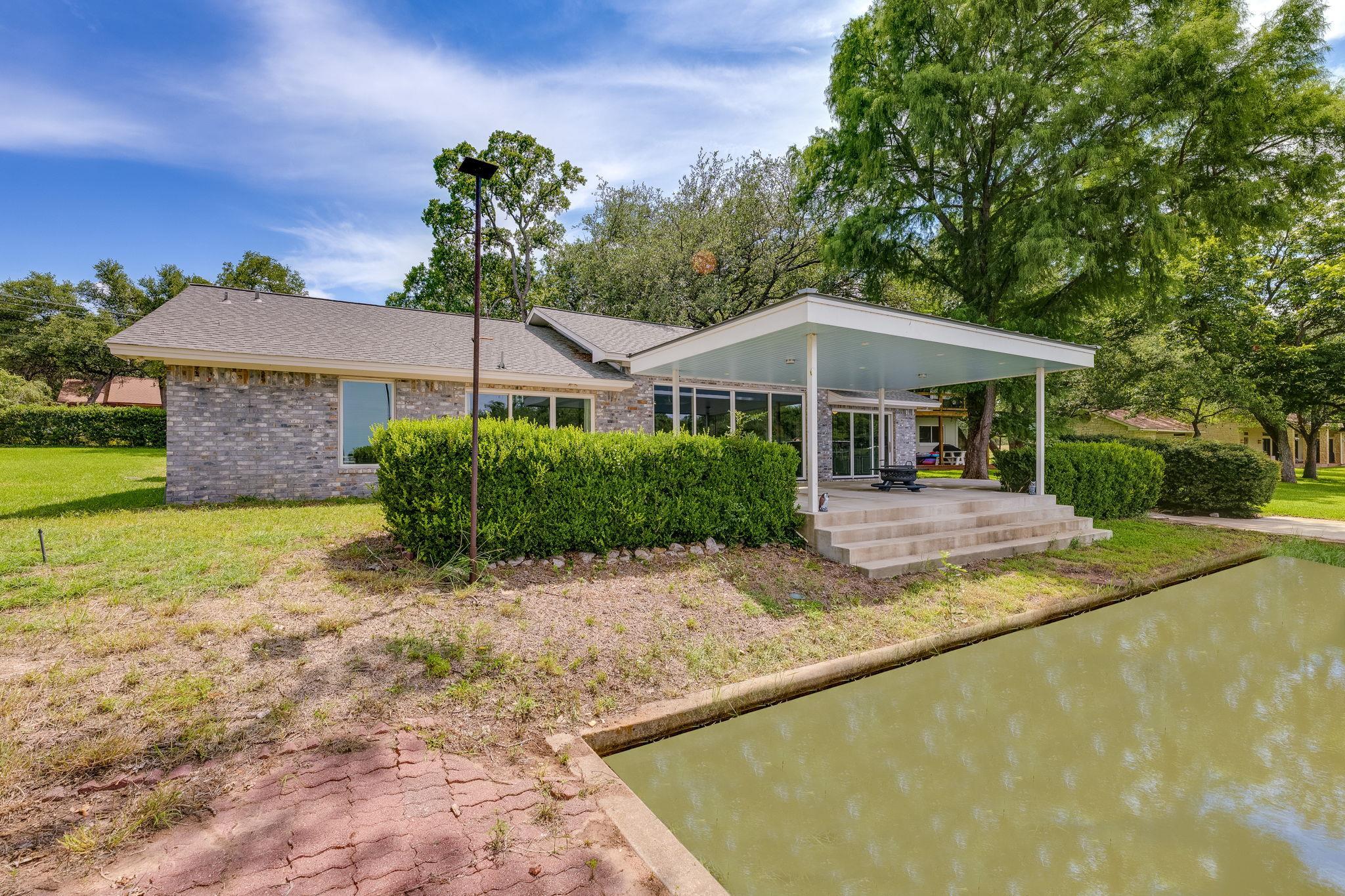 214 Island Lodges Dr