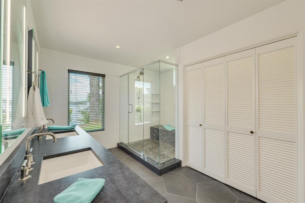 214 Island Lodges Dr