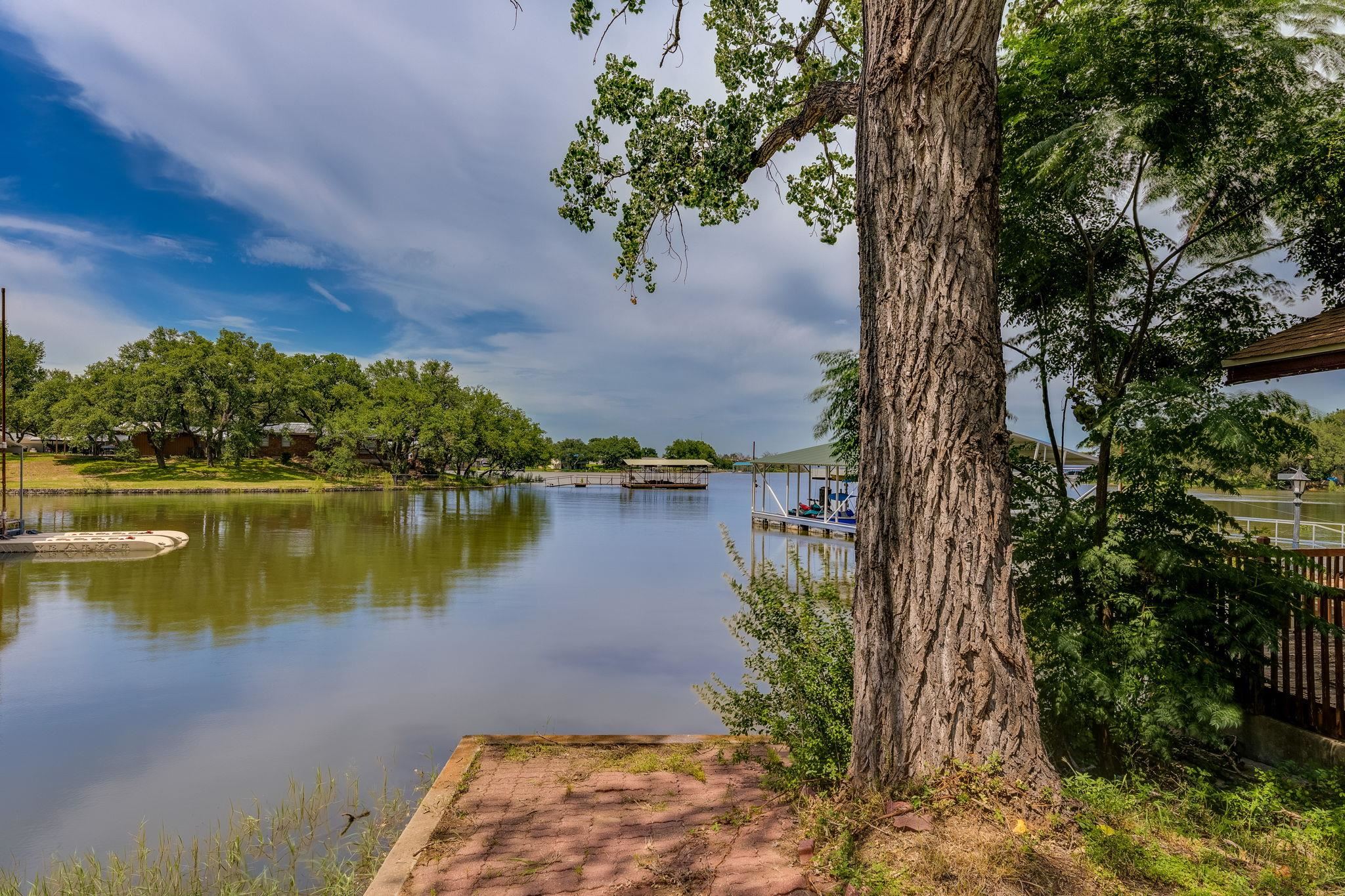214 Island Lodges Dr