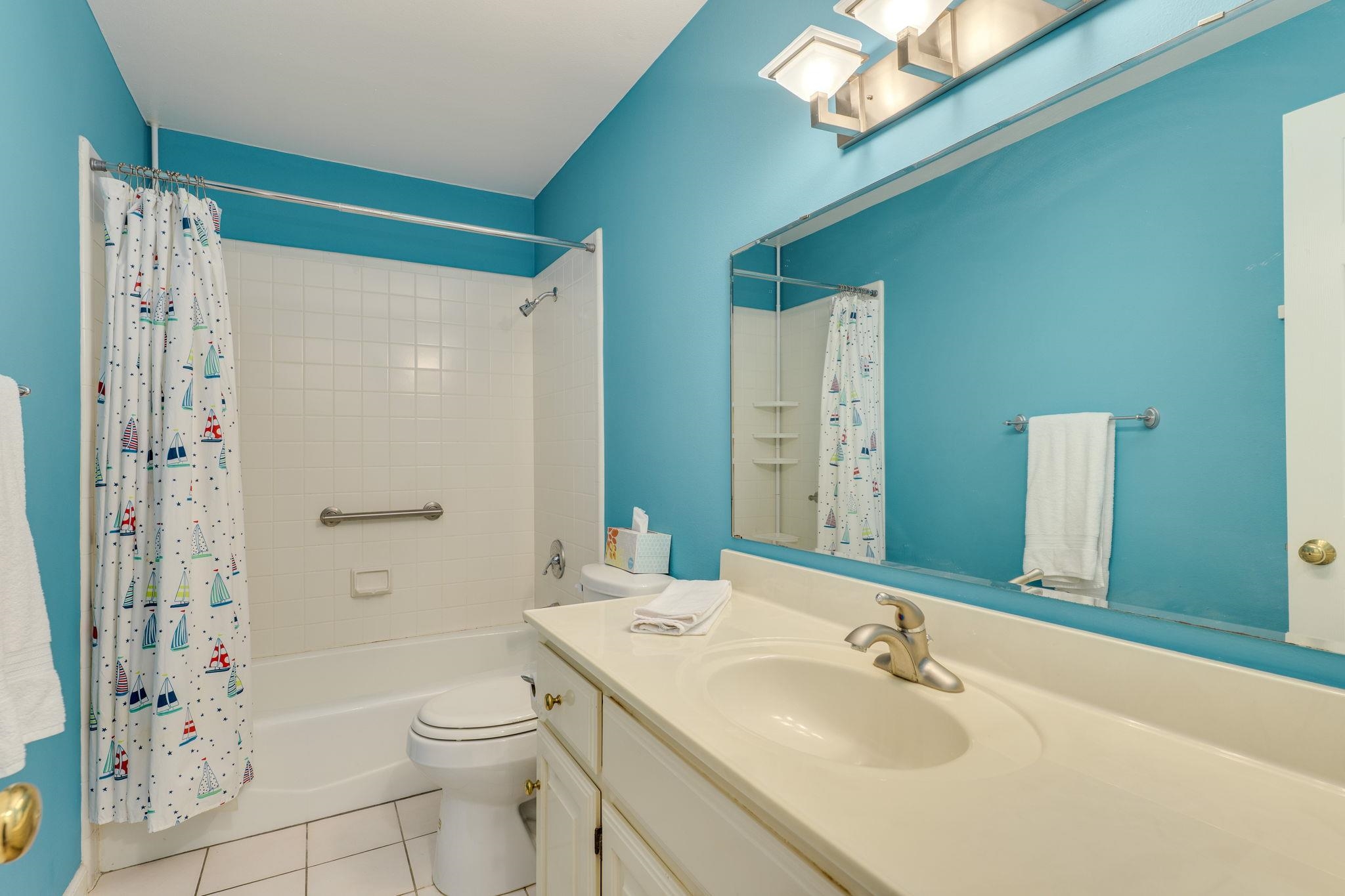 214 Island Lodges Dr
