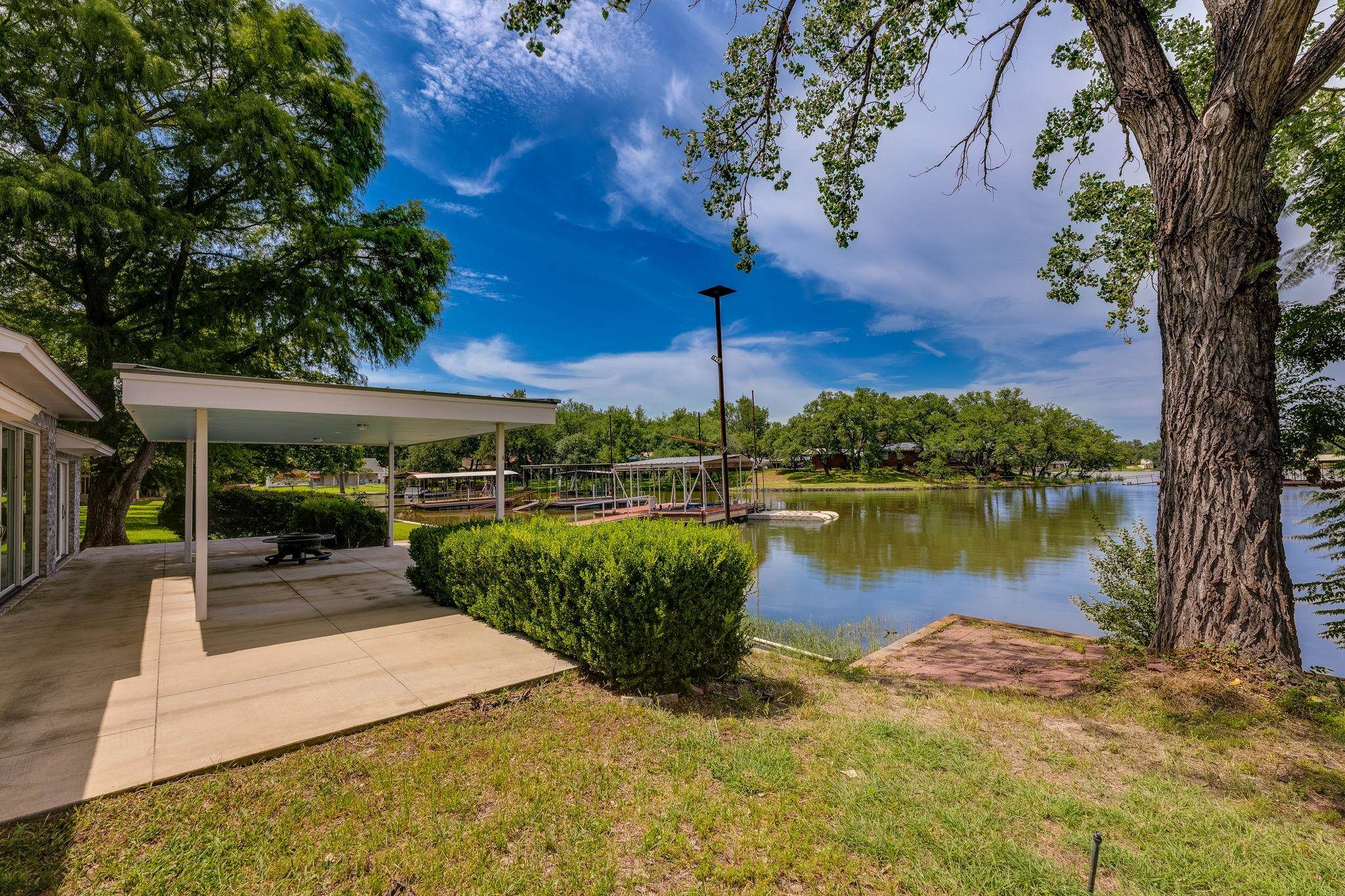 214 Island Lodges Dr