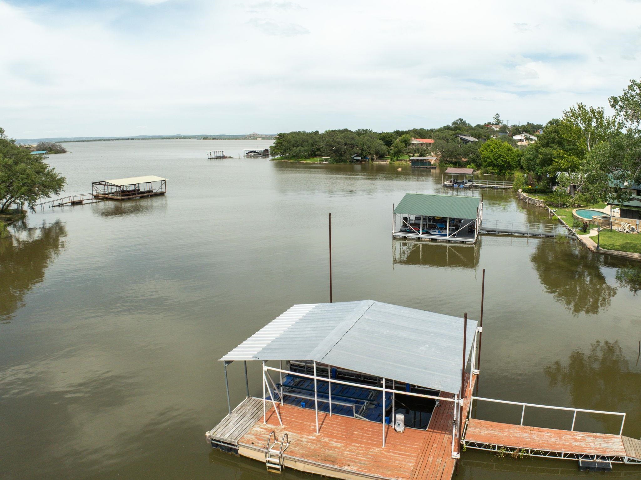 214 Island Lodges Dr