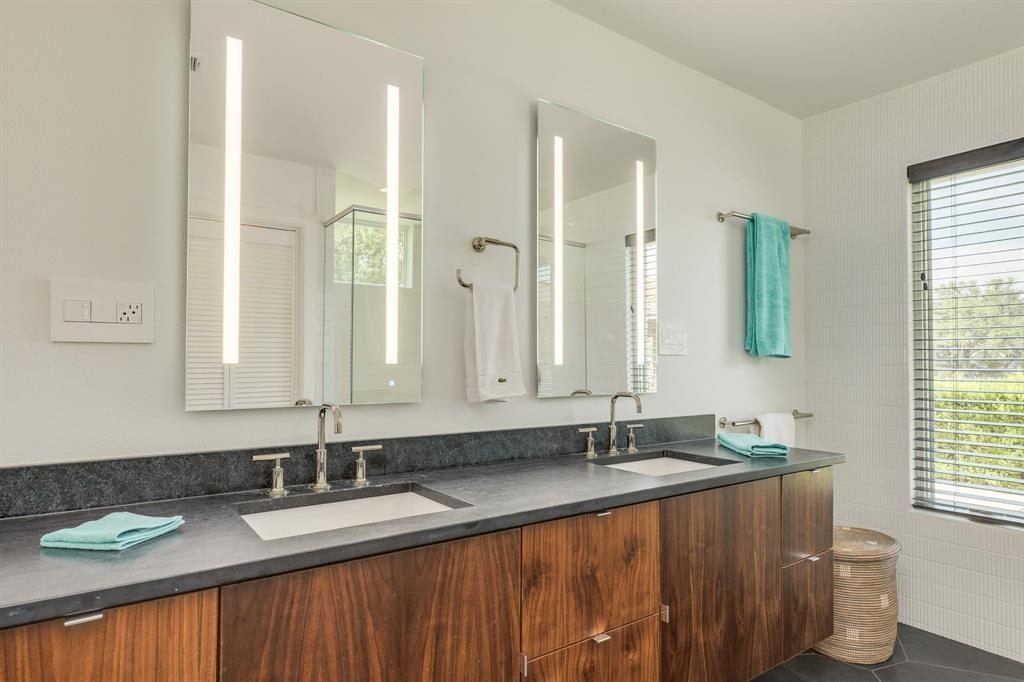 214 Island Lodges Dr