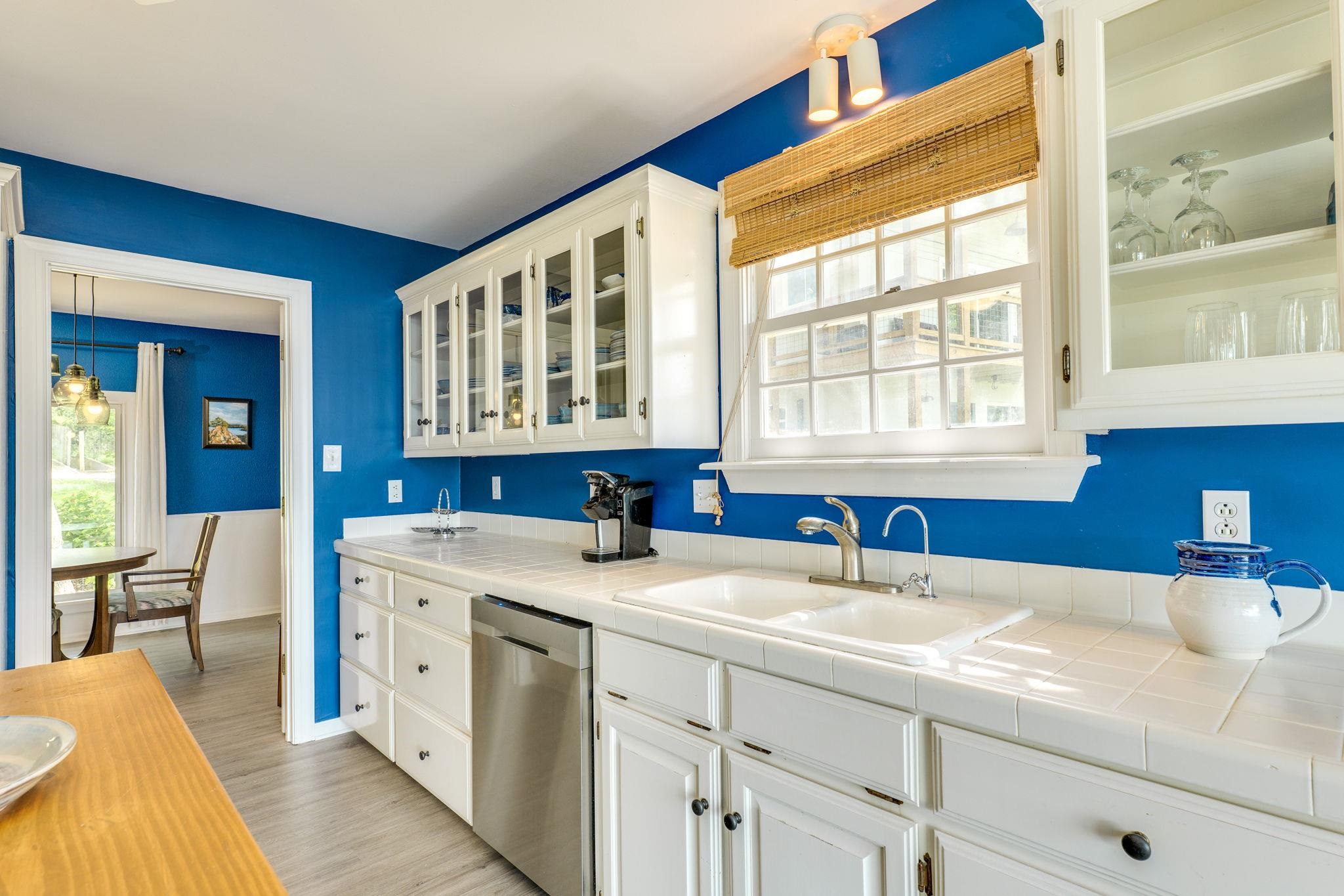 214 Island Lodges Dr