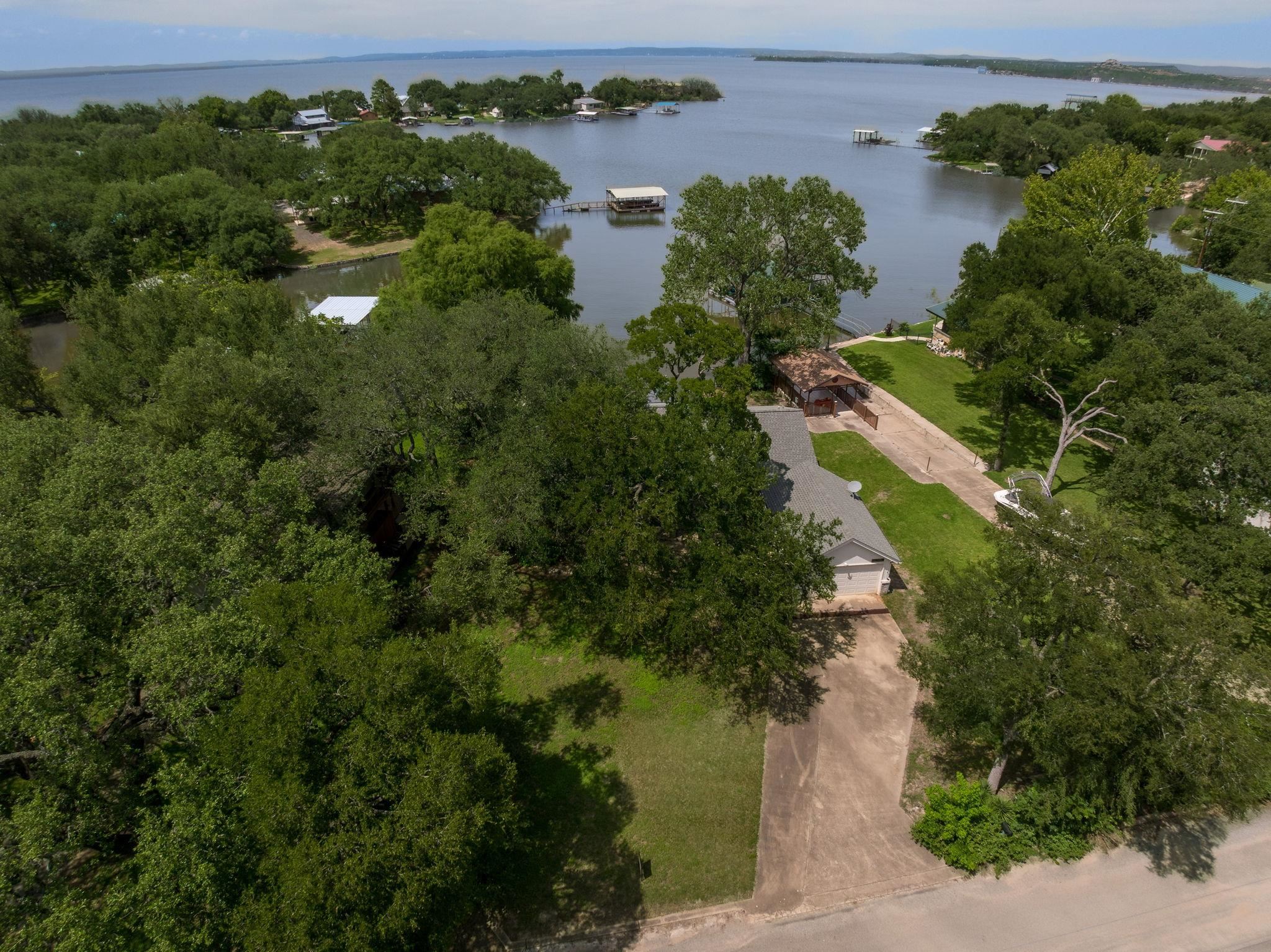 214 Island Lodges Dr