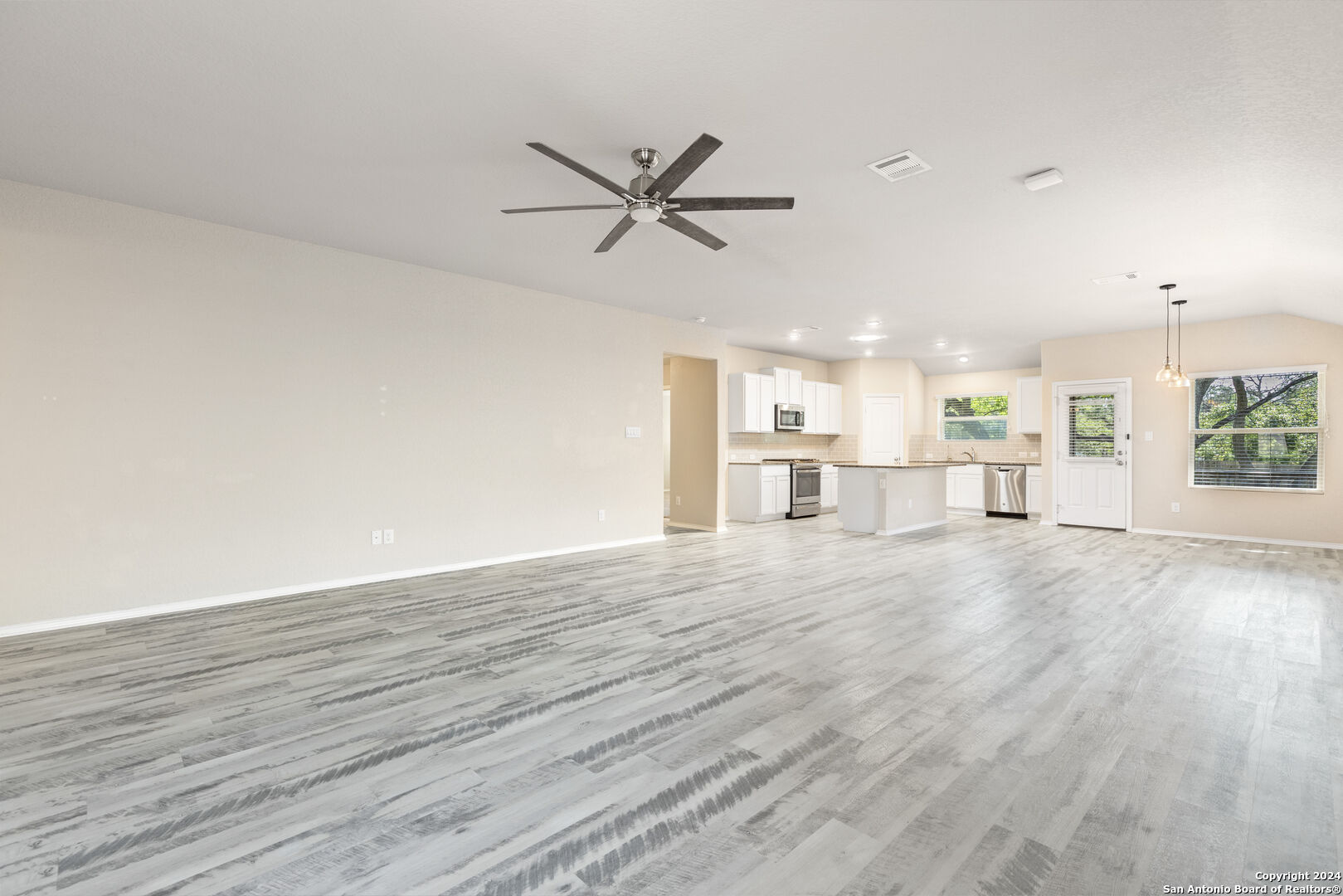 32128 Camellia Bend