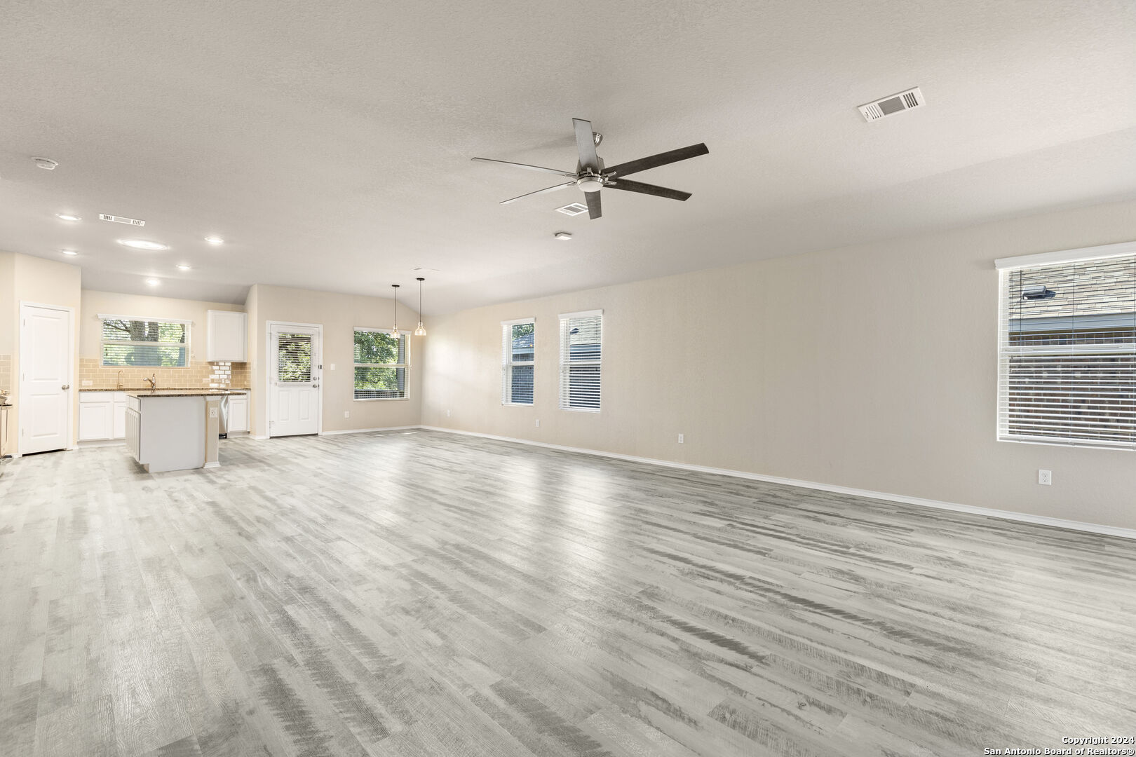 32128 Camellia Bend