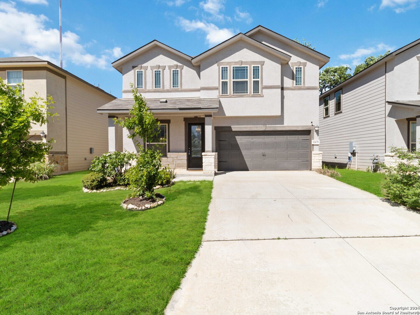 11679 TRIBUTE OAKS