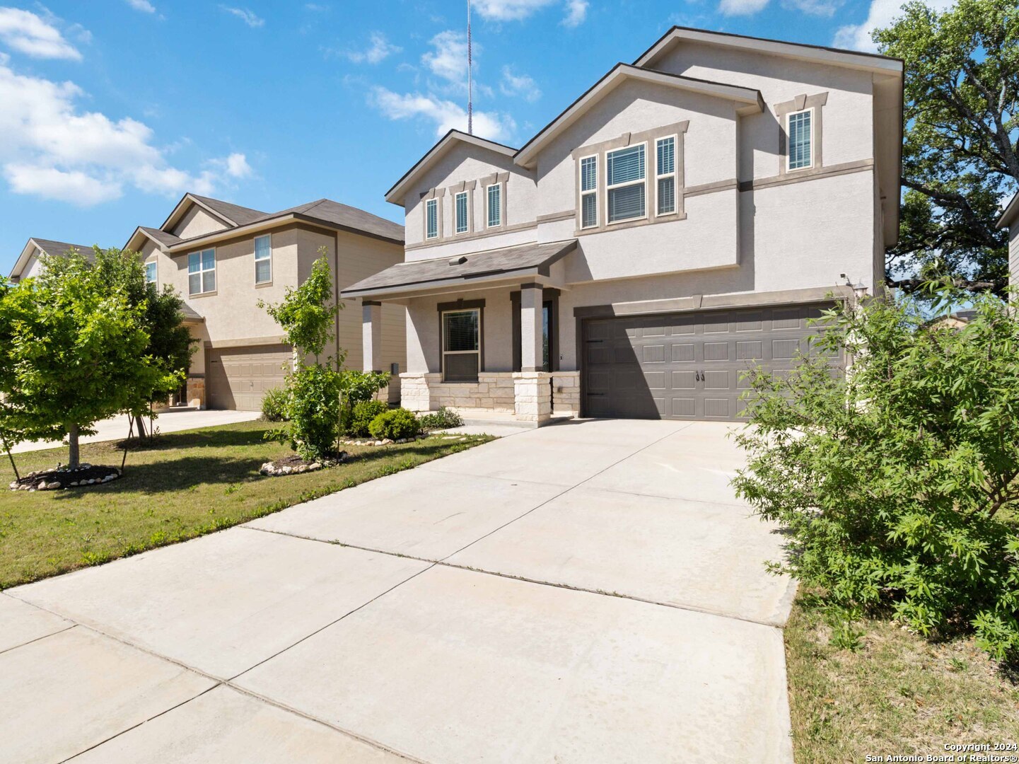 11679 TRIBUTE OAKS
