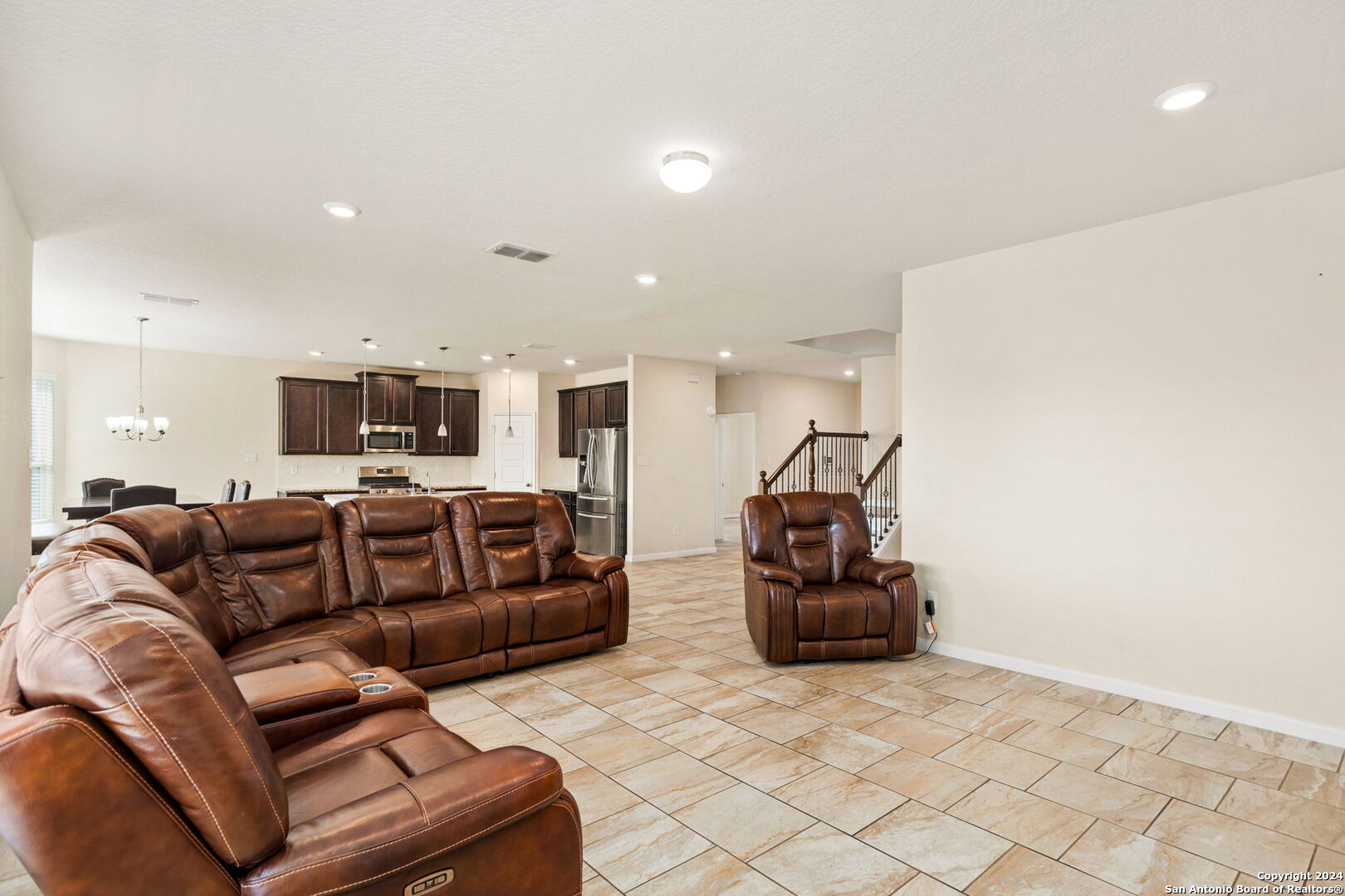 8027 CHASEMONT CT