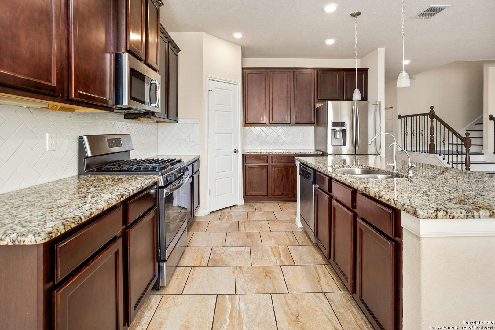 8027 CHASEMONT CT