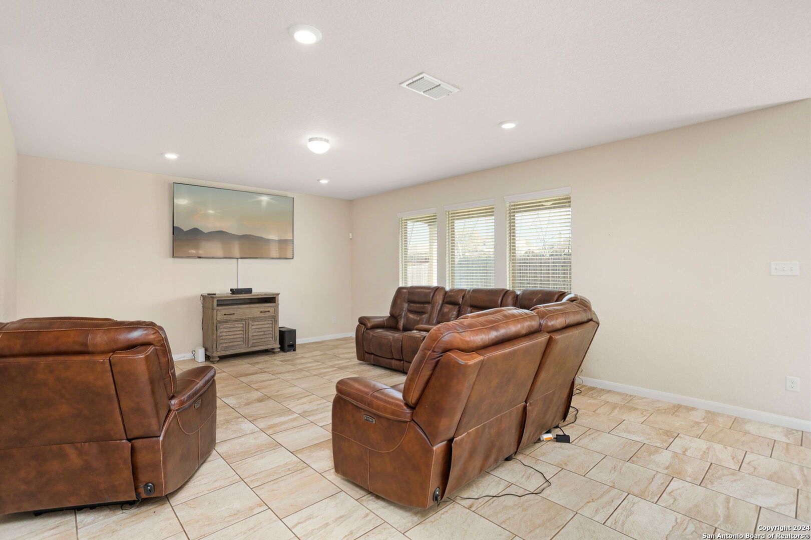 8027 CHASEMONT CT