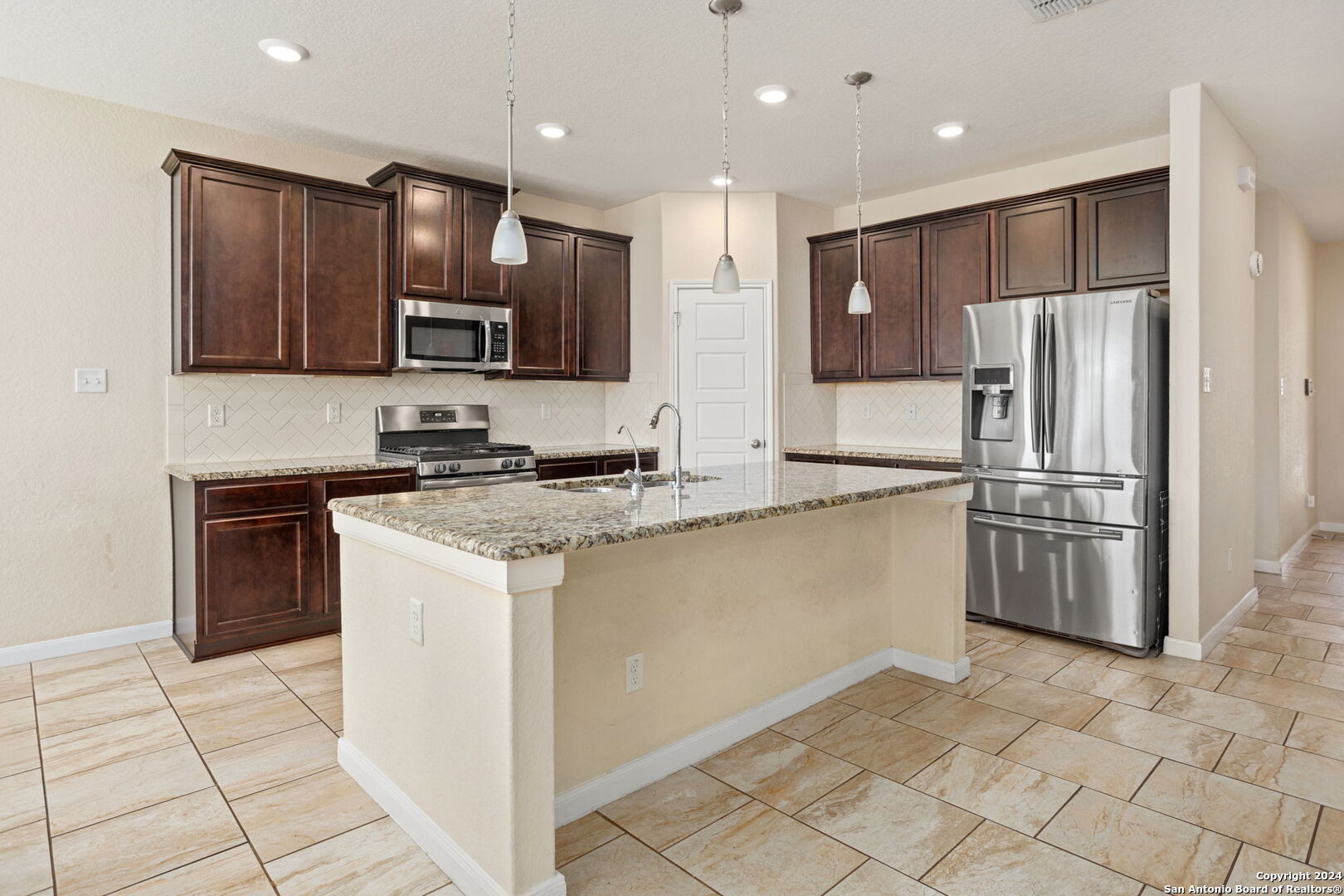 8027 CHASEMONT CT
