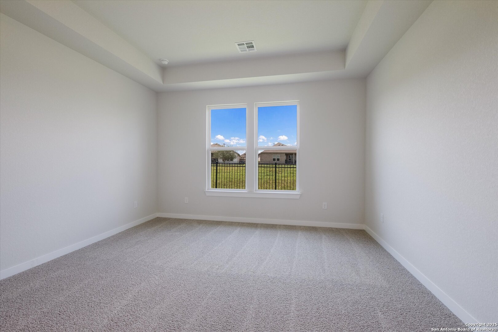 453 Foxtail Valley