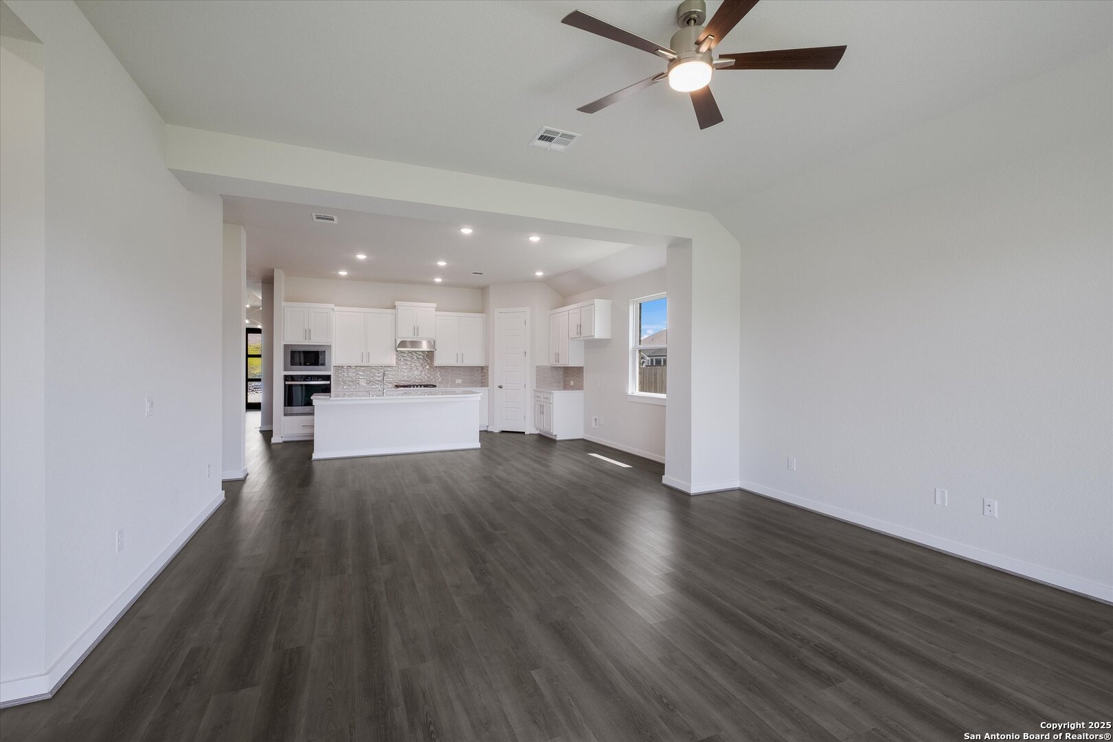 453 Foxtail Valley