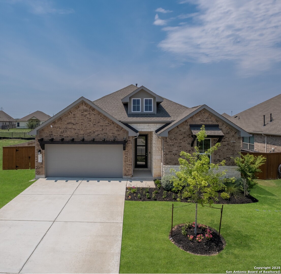453 Foxtail Valley
