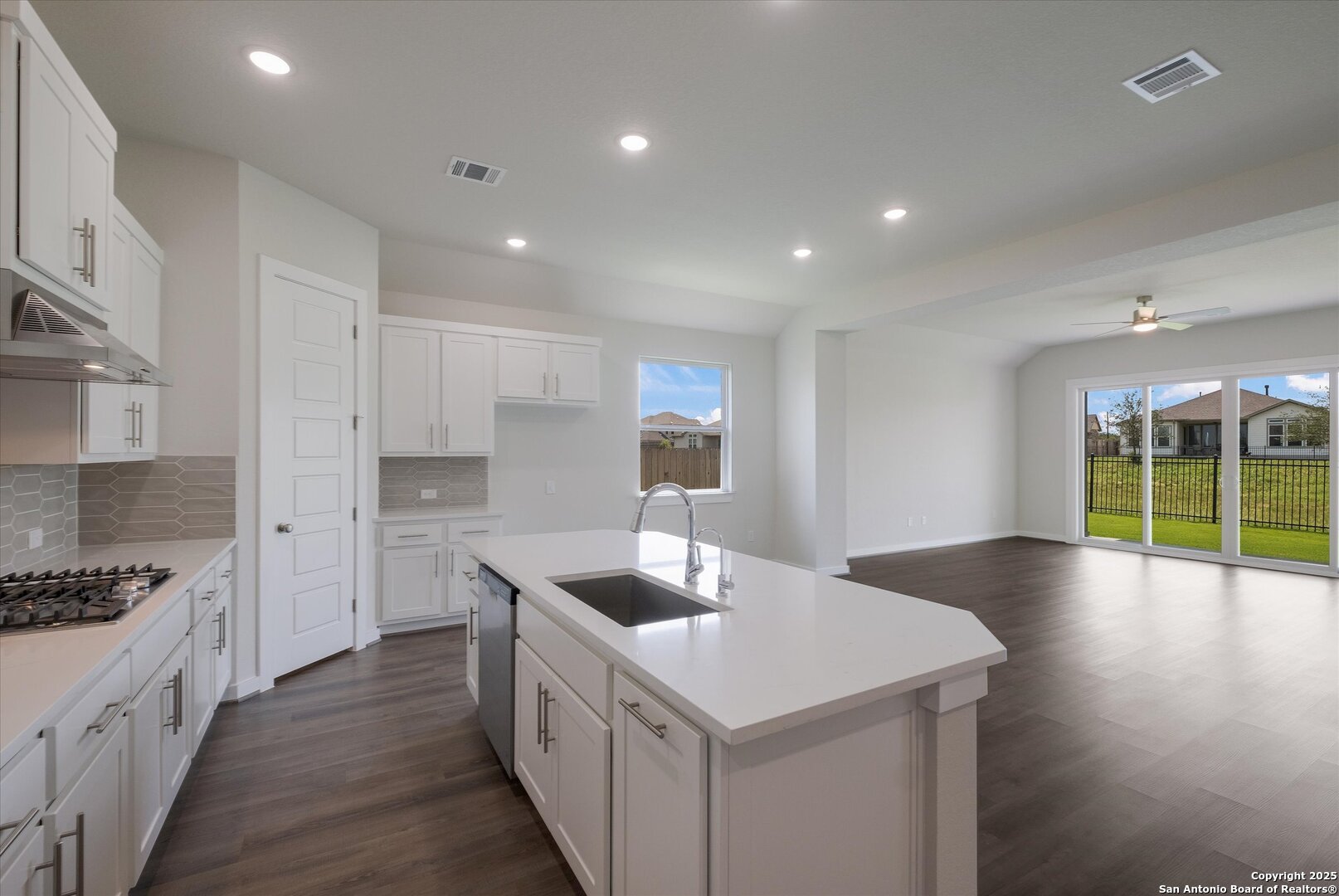 453 Foxtail Valley