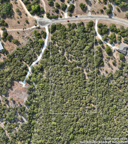 121 CAVE CIR