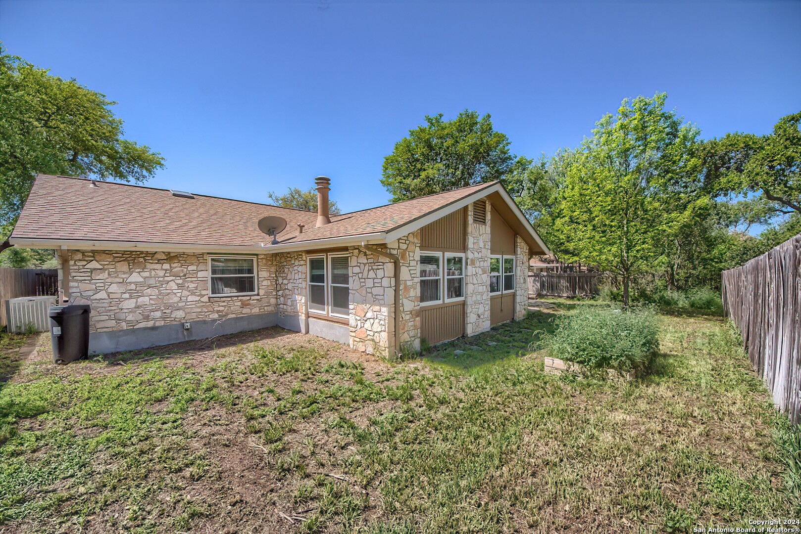 4419 BLACK HICKORY WOODS ST