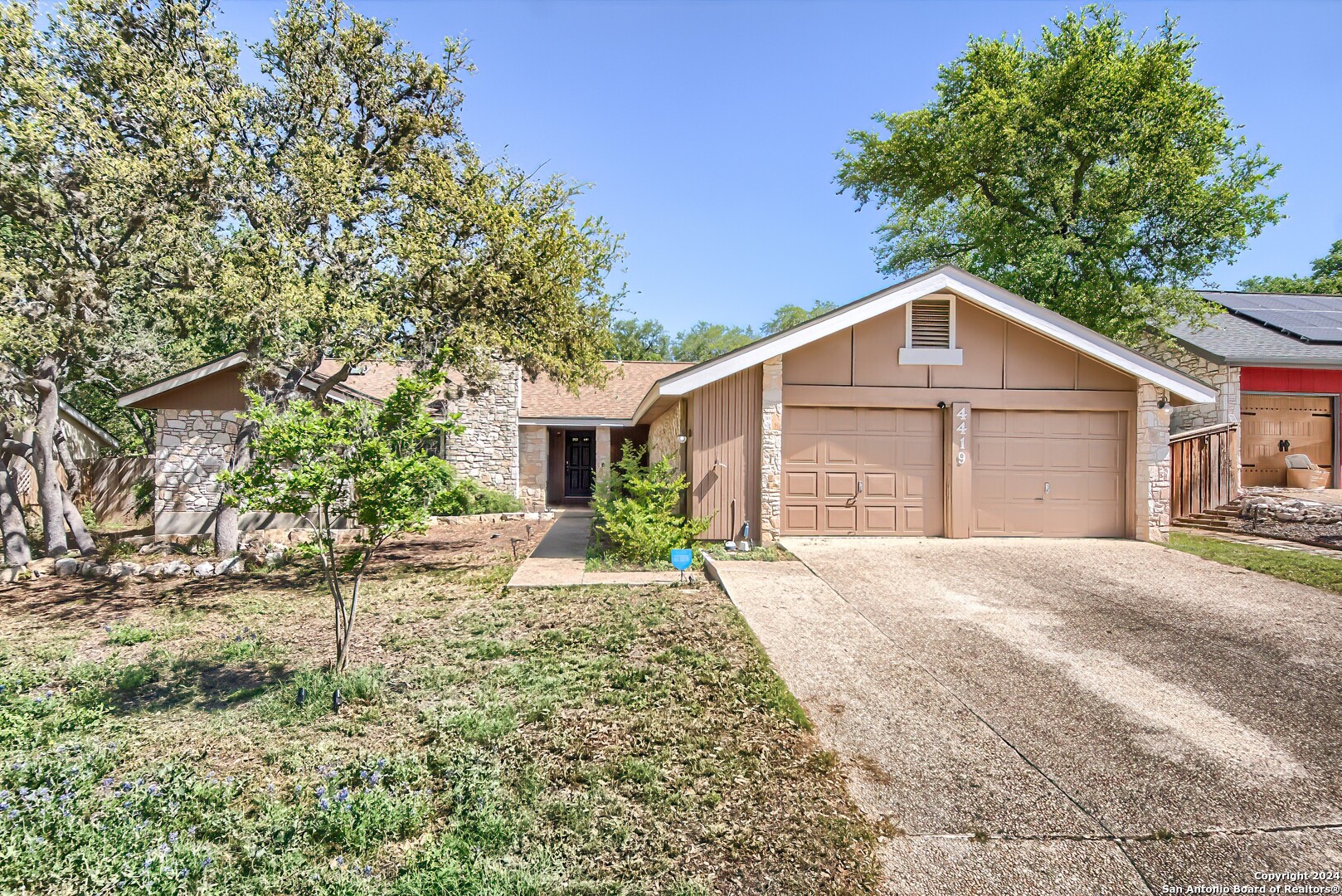 4419 BLACK HICKORY WOODS ST