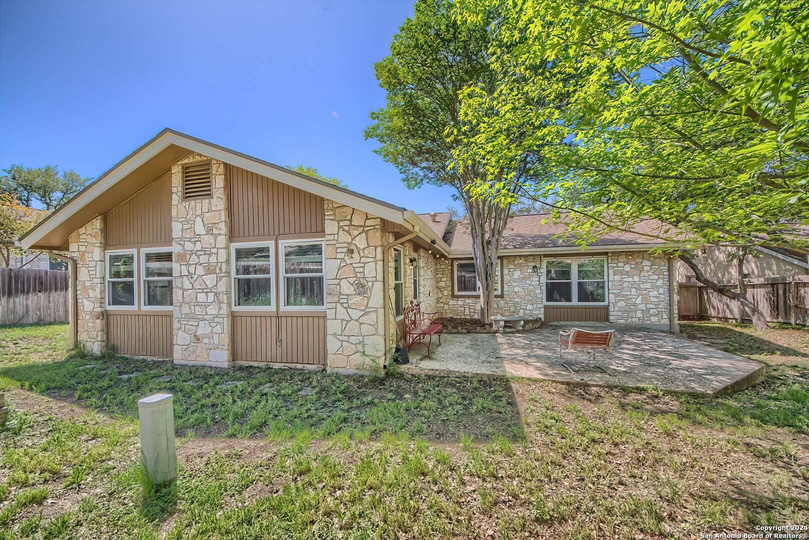 4419 BLACK HICKORY WOODS ST