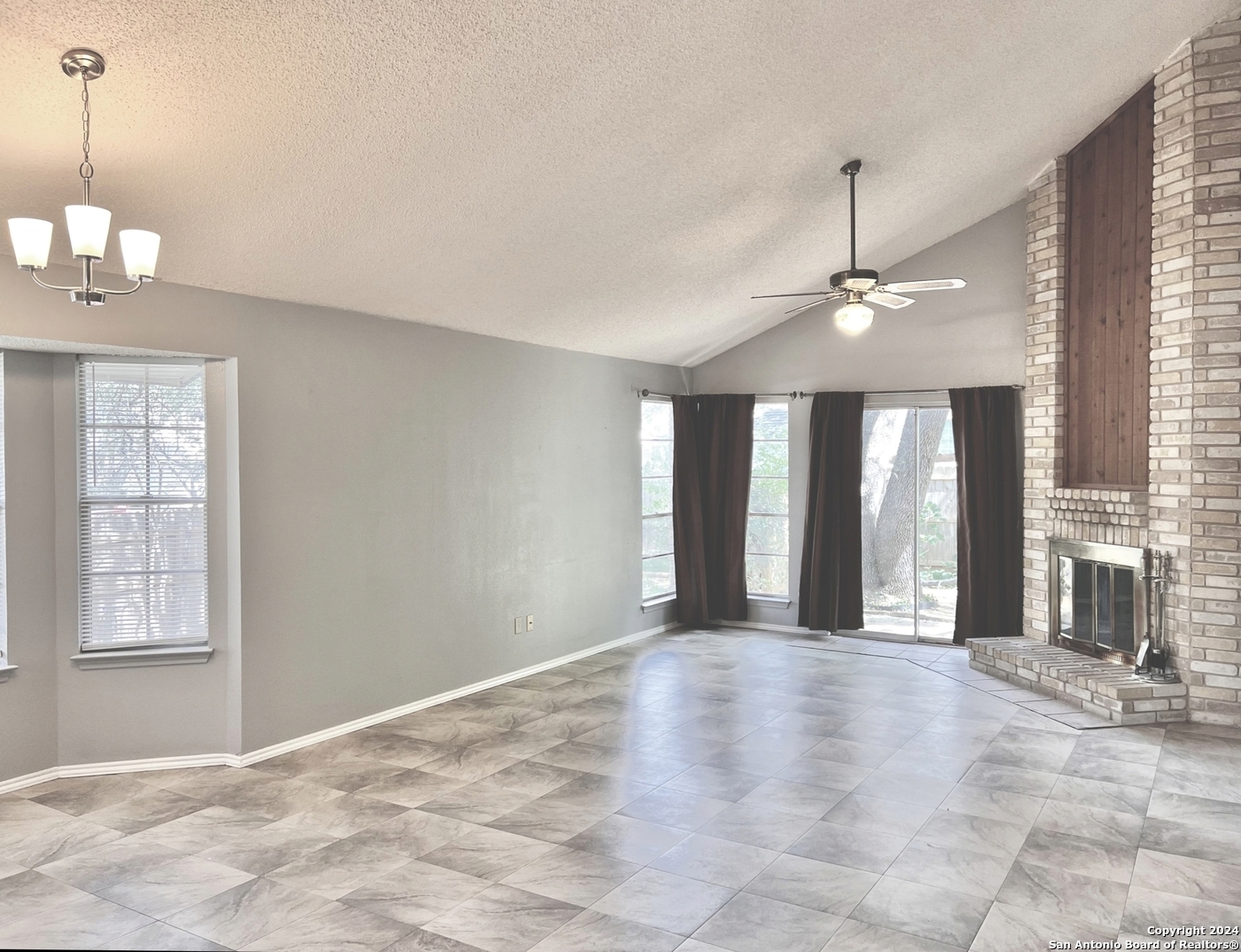 6418 Ridgehurst